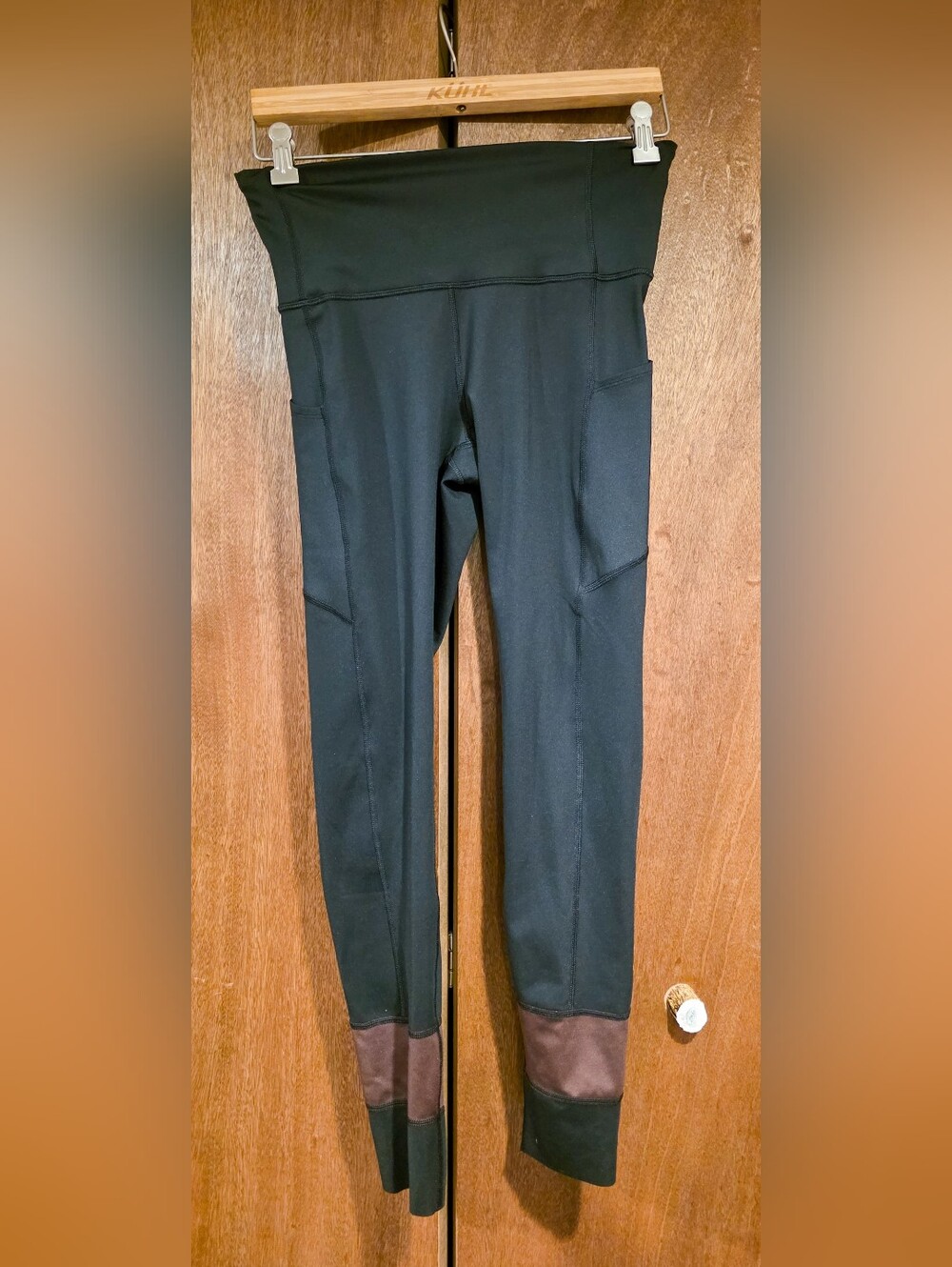 Women's Cotopaxi Black & Burgundy Leggings Size Medium